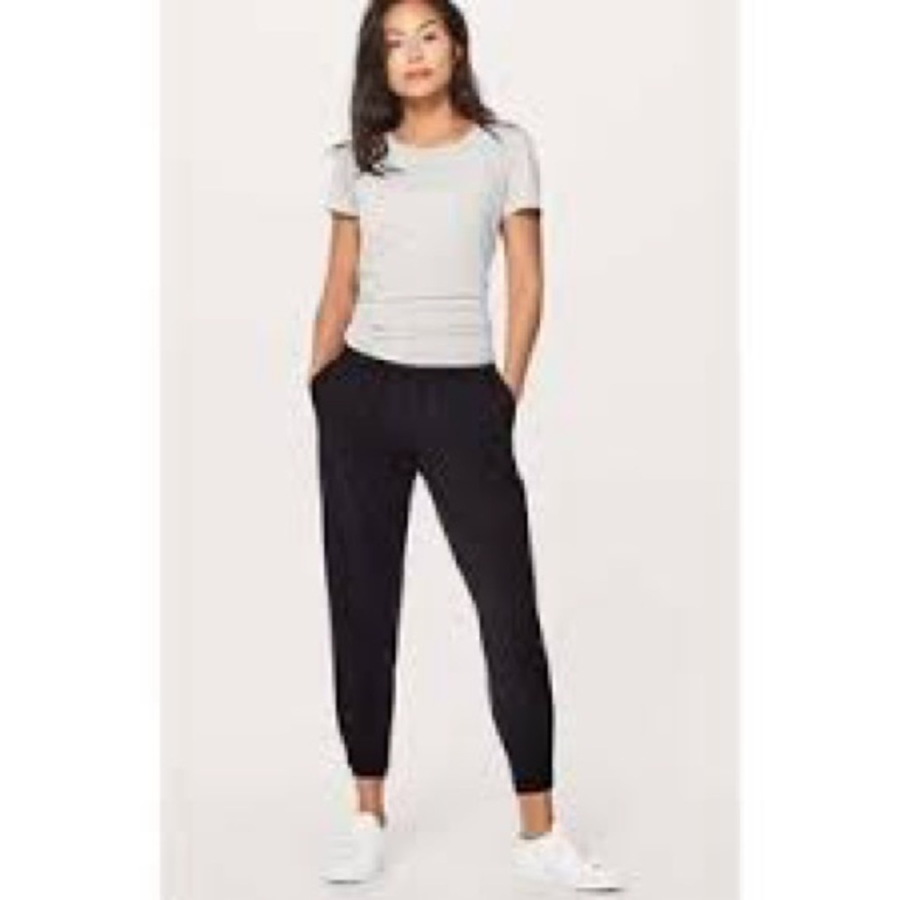 Lululemon Black Twisted & Tucked Pants, Size 2